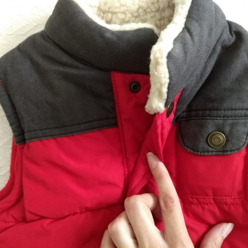 Red Puffer Vest - Picture 4 of 4